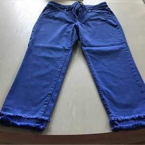 Double Fray Chicos Crop